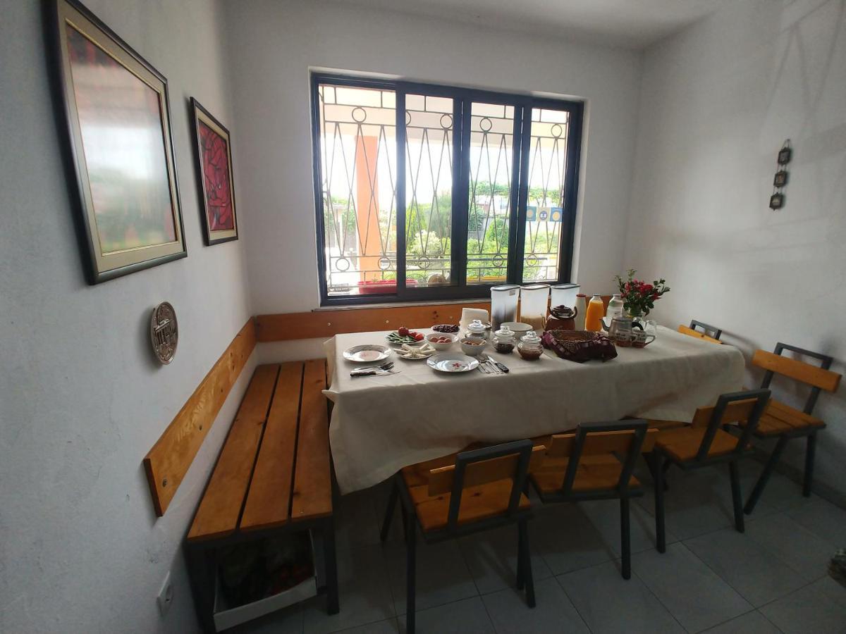 Green Garden Guesthouse Shkoder Bagian luar foto